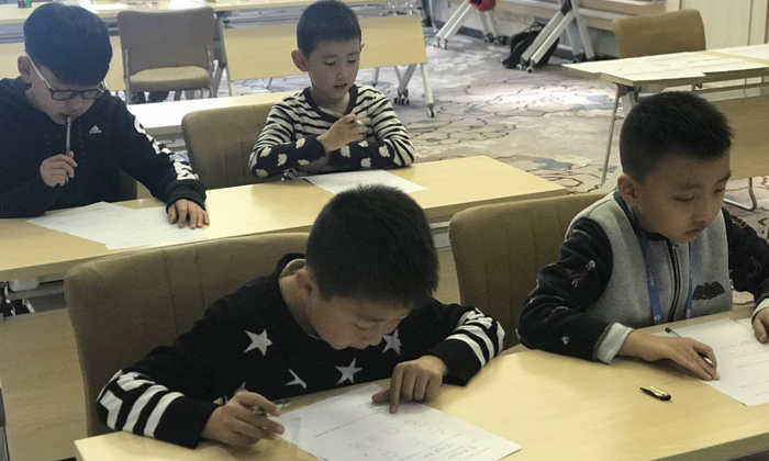 700 4認真思考.jpg