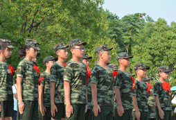 訓(xùn)練營(yíng)始終堅(jiān)持以軍校模式為主旨