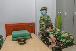 觀摩教官軍被