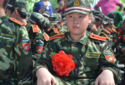 在軍事夏令營獲得榮譽