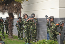 拓展夏令營中的軍事高科技體驗(yàn)