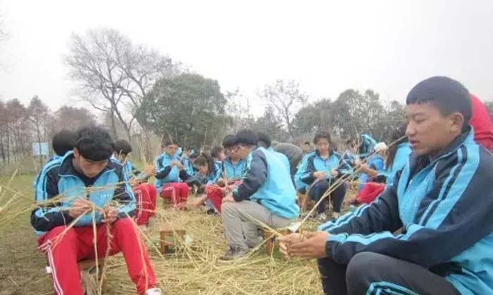 和少數(shù)民族學生的第一次親密接觸