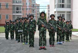 孩子不愛動參加121軍事營能改變嗎？