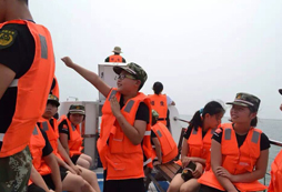 121軍事夏令營鍛煉孩子在暑假成長