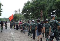 如何通過121軍事夏令營建立孩子團隊合作精神？