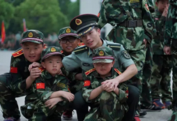 121軍事特種兵夏令營你敢來挑戰(zhàn)嗎？