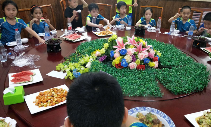 營養(yǎng)午餐