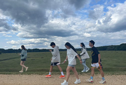 美國(guó)游學(xué)夏令營(yíng)幫助孩子提升英文水平！