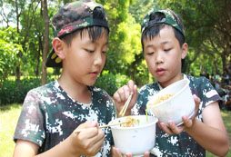  安徽軍事夏令營是培養(yǎng)素質(zhì)教育的有效途徑