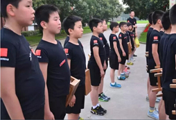 軍事迷的孩子合適參加多少天的軍事夏令營(yíng)