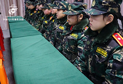 安徽軍事夏令營(yíng)激發(fā)孩子潛能！