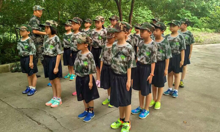 安徽軍事夏令營(yíng)給你一個(gè)不一樣的暑假.jpg