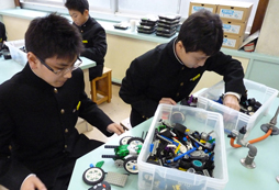 為什么選擇日本機(jī)器人科技課程體驗(yàn)營(yíng)