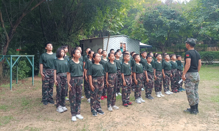 寶雞小學(xué)生軍事夏令營.gif
