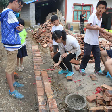 寶雞軍事拓展夏令營(yíng)能教給青少年什么？