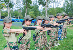 寶雞中學(xué)生軍事夏令營幫助孩子提高綜合素質(zhì)