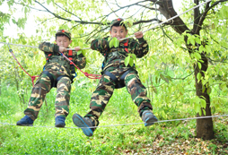 假期孩子參加軍事夏令營要注意什么