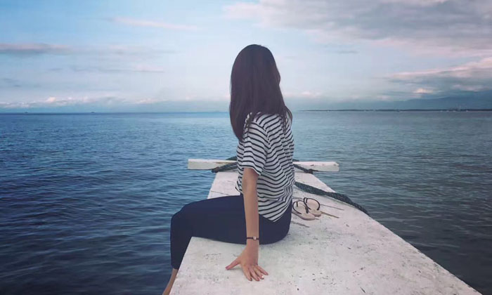 與來自不同國家的同學(xué)一起上課