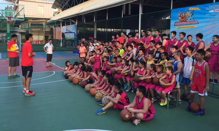 “我為球狂”英語籃球7天夏令營.jpg