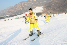 北京滑雪夏令營帶你掌握滑雪要領(lǐng)