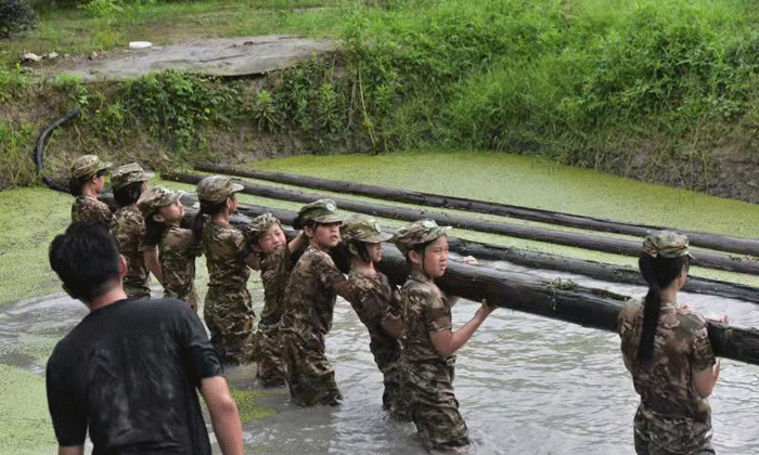 北京軍事夏令營.gif