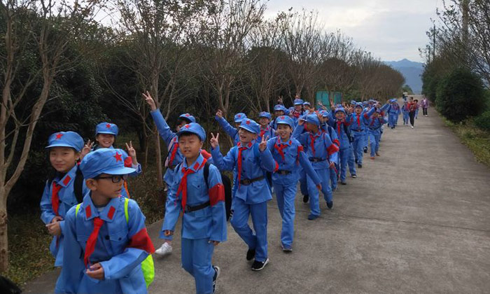 北京軍事化夏令營一般多少錢一個(gè)月