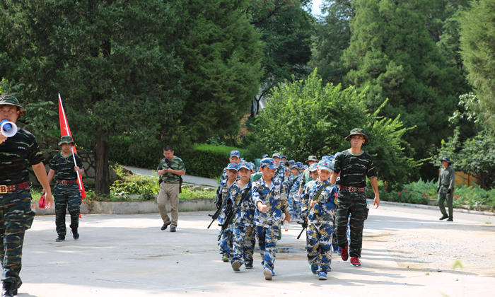 北京軍事夏令營(yíng)