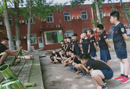 小學(xué)生在北京參加哪個(gè)軍事夏令營(yíng)好？