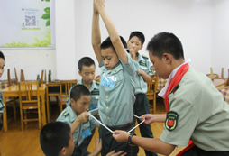 北京拓展夏令營(yíng)活動(dòng)為什么受中小學(xué)生歡迎