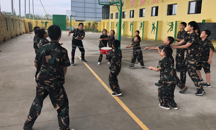 兄弟齊心，其利斷金