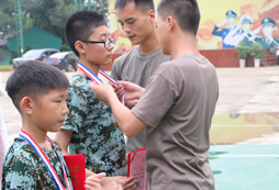 軍訓(xùn)夏令營跟一般夏令營有什么相似和不同的地方