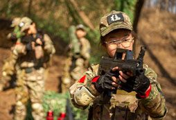 來兵鋒教育夏令營體驗特種兵生活