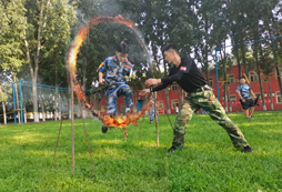 挑戰(zhàn)穿越火圈