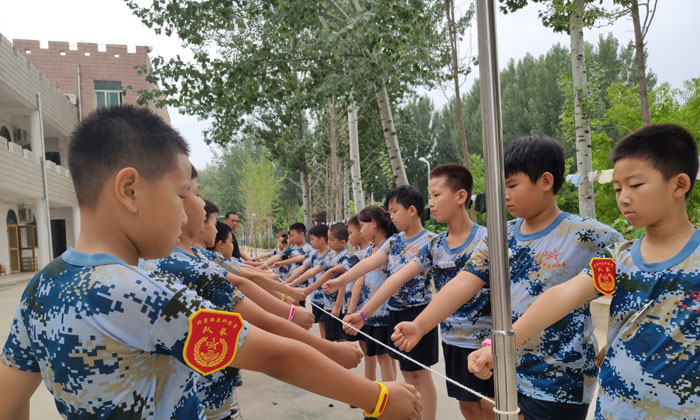 甩臂要強(qiáng)勁有力