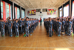 參加北京西點軍校夏令營和解放軍一起成長