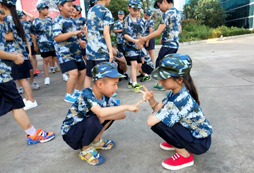 在夏令營的小友誼