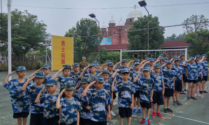 一次勇敢的軍營(yíng)生活