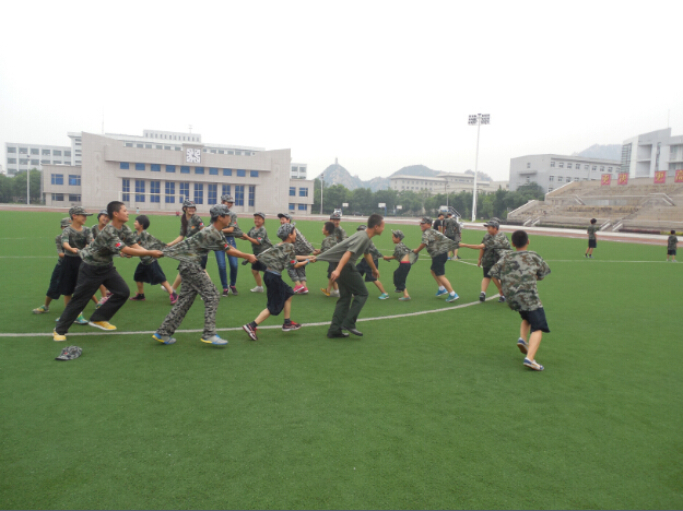 走進軍營感悟快樂