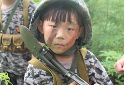 有暴力的孩子可以參加八一軍事夏令營嗎？
