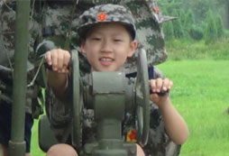 北京八一軍事夏令營(yíng)激勵(lì)孩子成長(zhǎng)