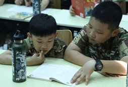 八一軍事夏令營告訴父母如何教育孩子的方法？