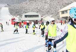 彩育營地滑雪冬令營的師資介紹！