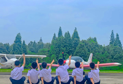 機(jī)庫參觀