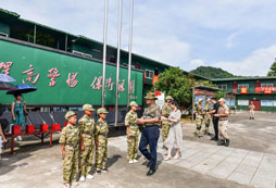 湖南常德軍事夏令營讓孩子在磨煉中成長