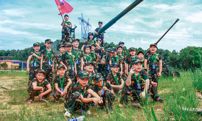 常德軍事夏令營(yíng)師資配比