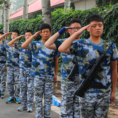 青少年參加長(zhǎng)沙軍事夏令營(yíng)有哪些收獲