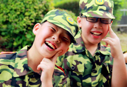 長沙軍事夏令營為孩子素質(zhì)實(shí)踐提供幫助！