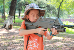 孩子參加長(zhǎng)沙中學(xué)生夏令營(yíng)樹立孩子的信心