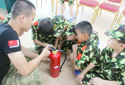 長(zhǎng)沙中學(xué)生夏令營(yíng)提高孩子生存能力！