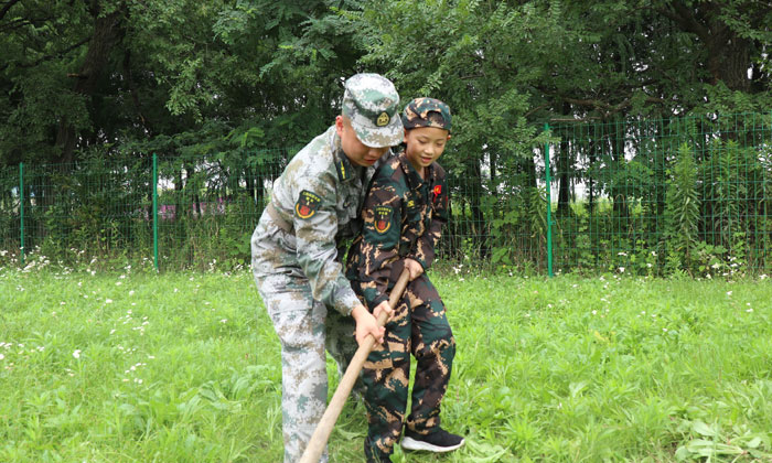 戎拓軍事夏令營(yíng)